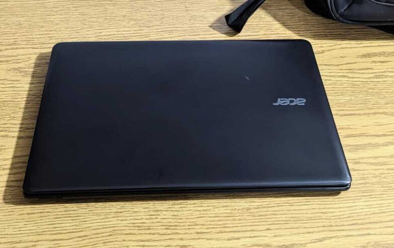 Acer Aspire corei3 Ultraslim et très clean,pc très rapide