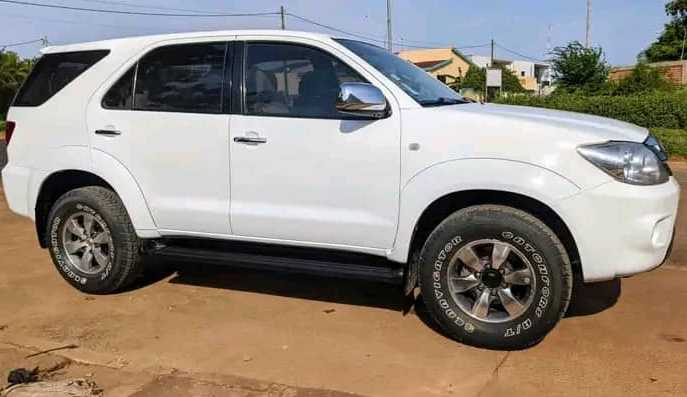 Toyota Fortuner en vente