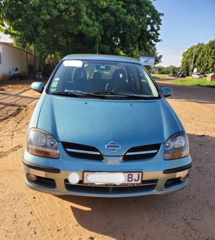 Nissan Almera Tino