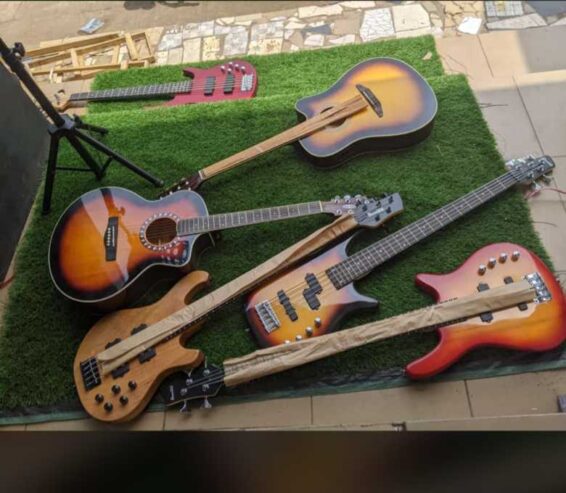 les Guitares