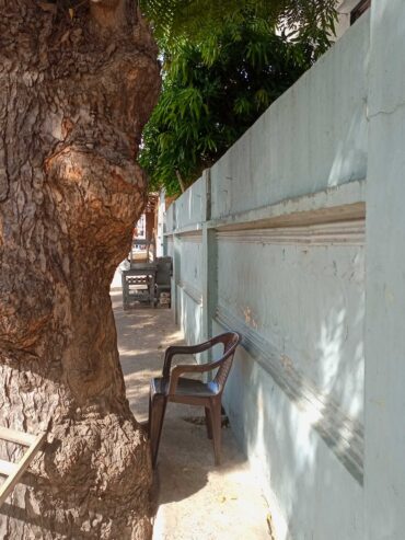 UNE MAISON EN FACE DU GOU