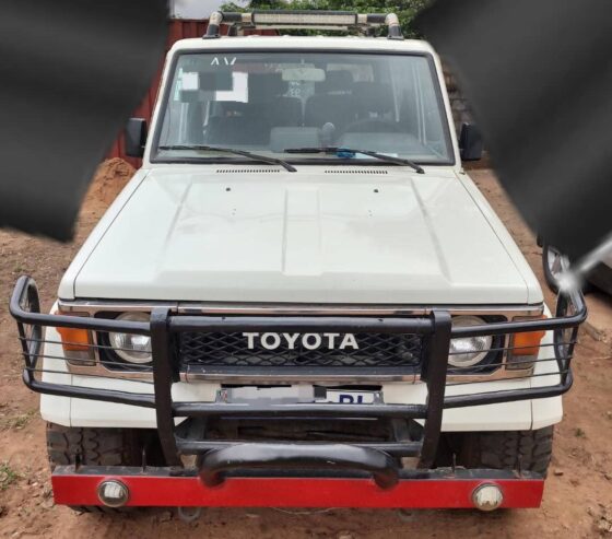 TOYOTA LAND CRUISER