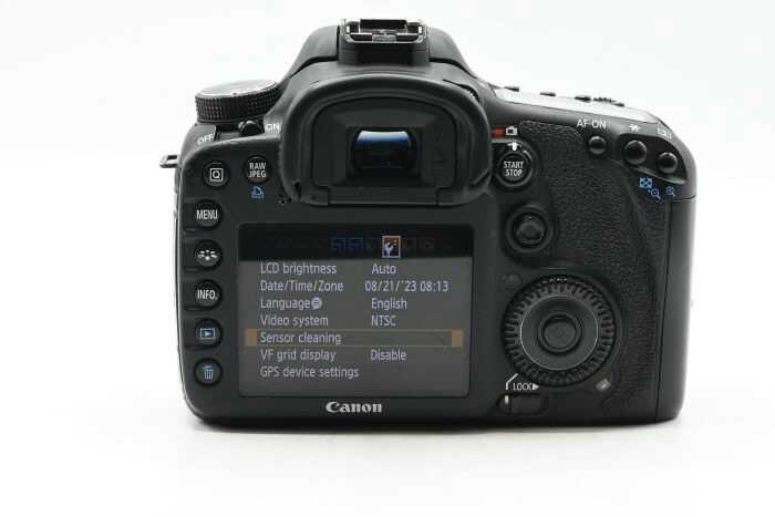 Canon EOS 7D avec 18-55 m