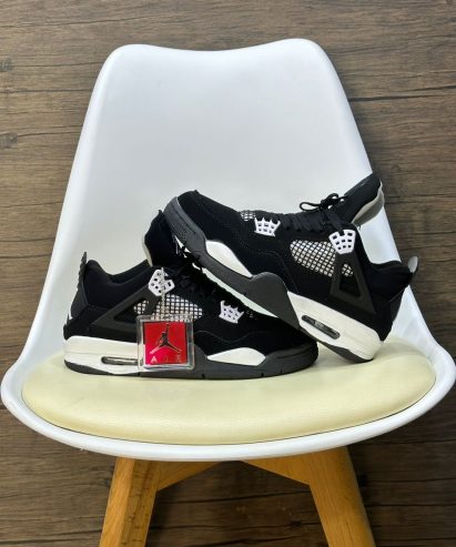 Air Jordan 4 Retro