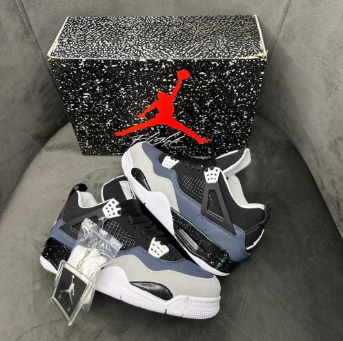 Air Jordan 4 Retro