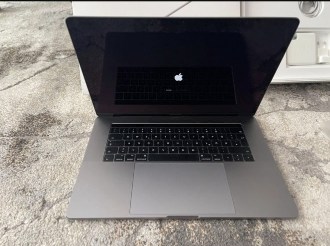 MacBook Pro apple 2024