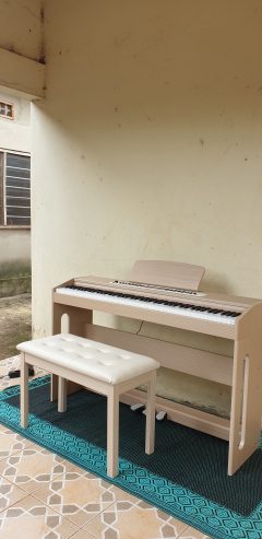 Piano Yamaha digital 7 oc